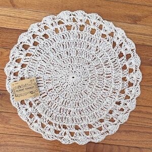NWT 🌟 Robert Stanley White Crochet Placemat (set of 4)